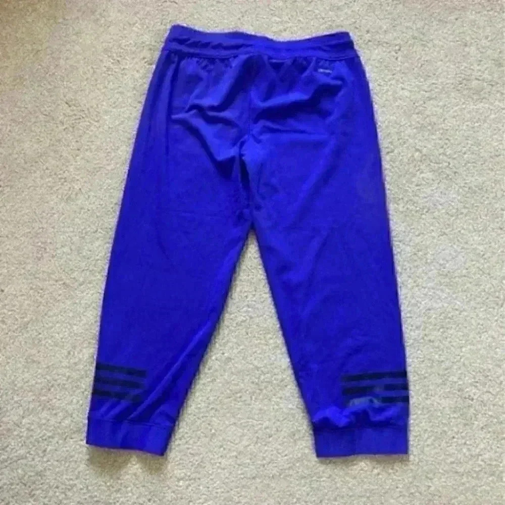 ⭐️ Adidas cropped pants in size xs - Picture 2 of 4